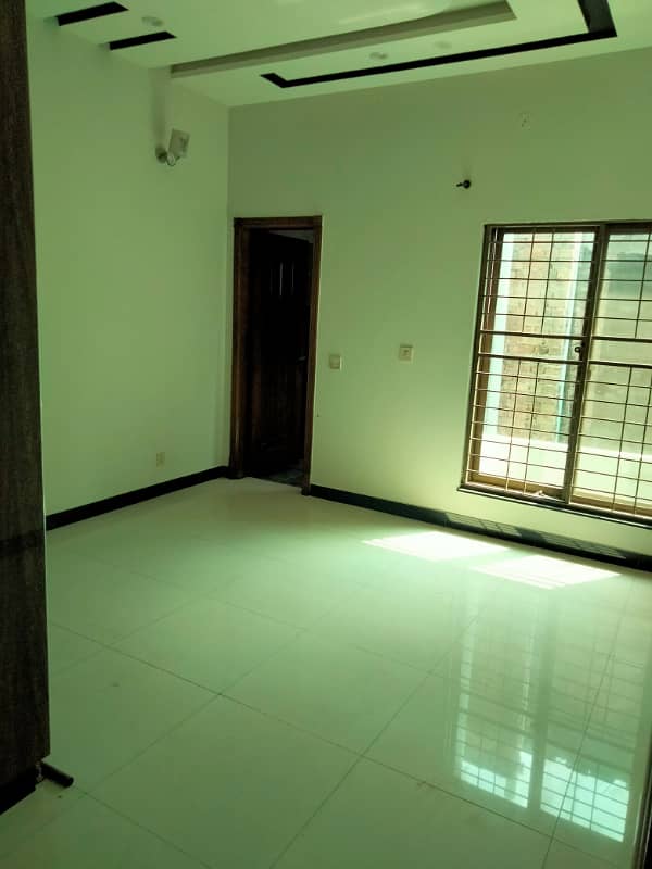 10 MARLA BARND NEW SACEND FLOOR FOR RENT IN JUBIEEL TOWN 1