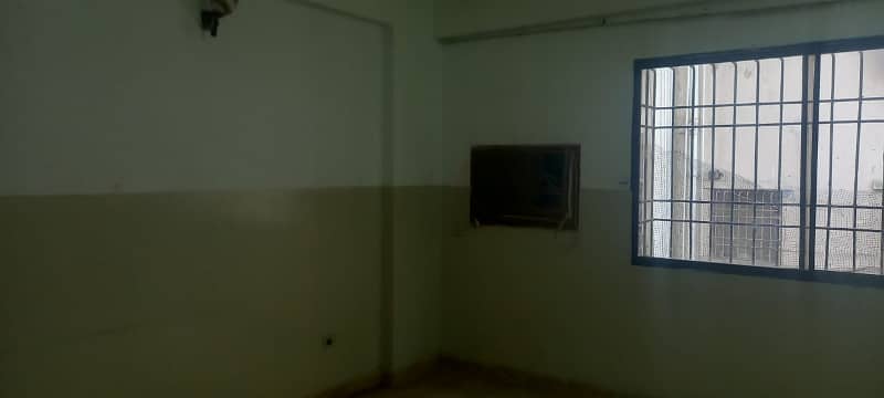 900 Square Feet Flat For Sale In DHA Defence 23