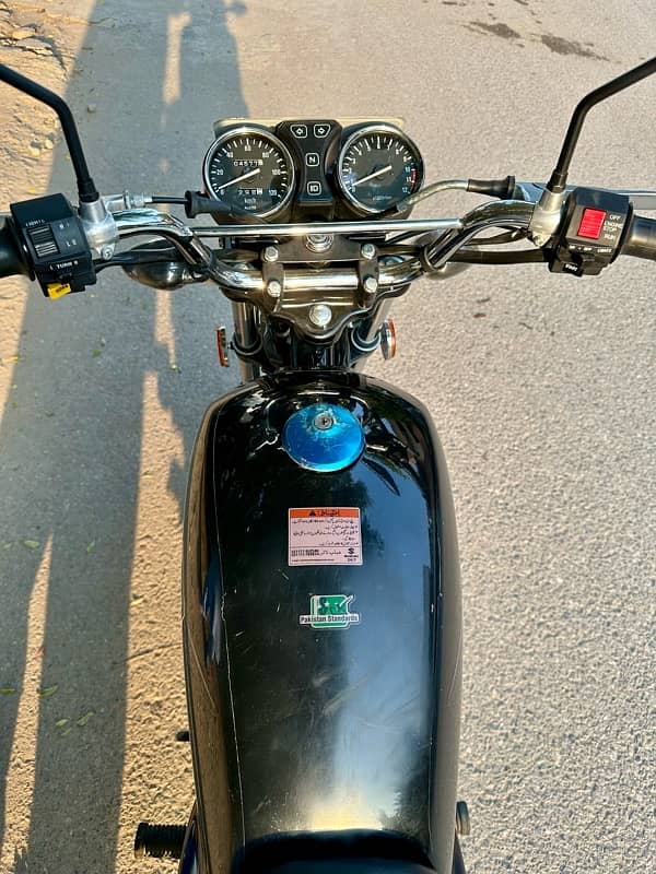 Suzuki GS 150 2024 model 4