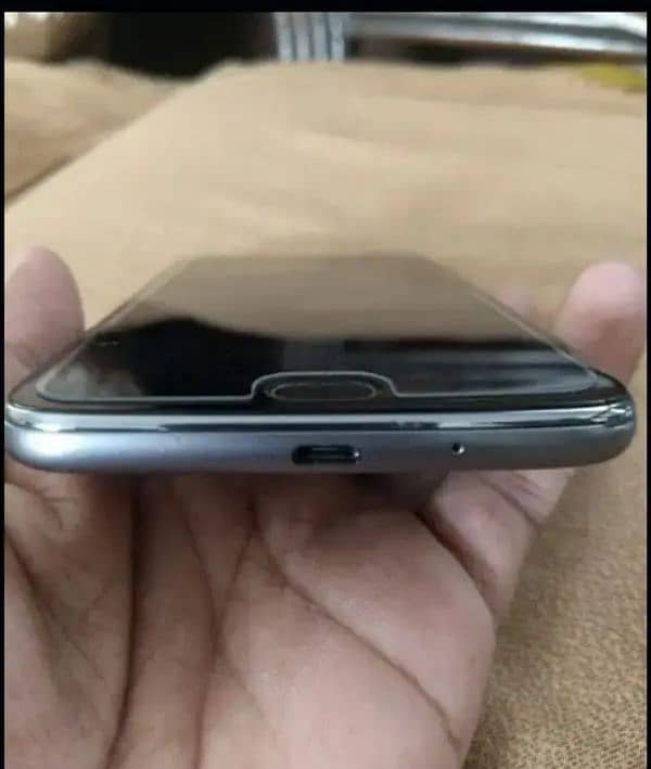 Moto e4+2/16. only 4month use exchange possible 2