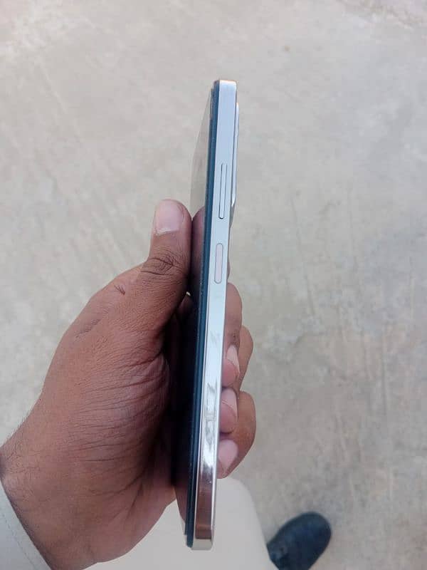 INFINIX 40I 10/10 PRICE 27500 1