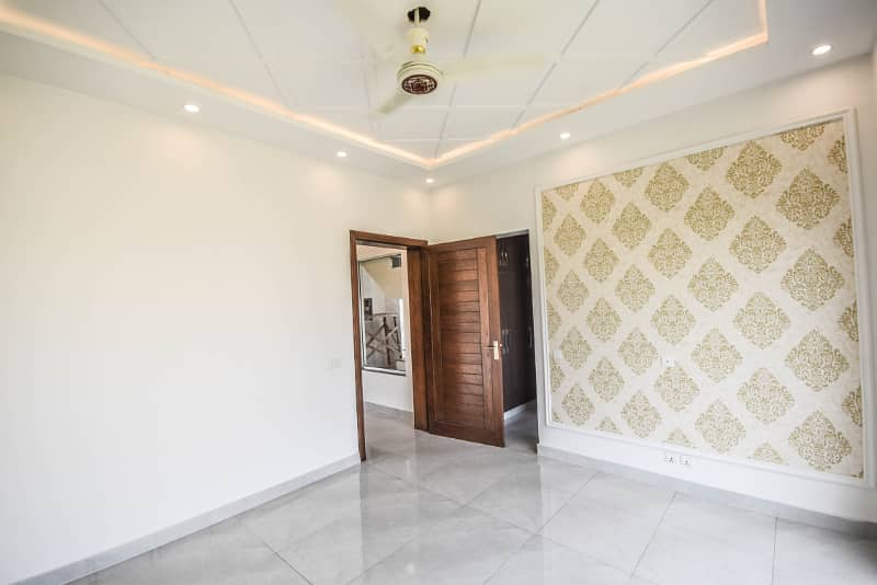 5 Marla Modern Design House in Excellent Condition is Up for Rent in DHA Lahore 23