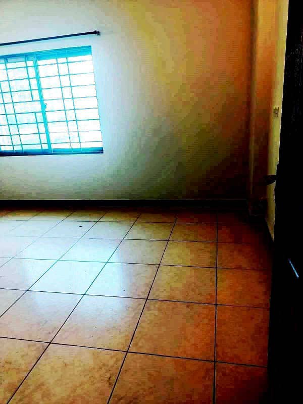 Exclusive Near Mosque & Park 5th Floor Apartment For Sale In Prime Location Call Now! 13