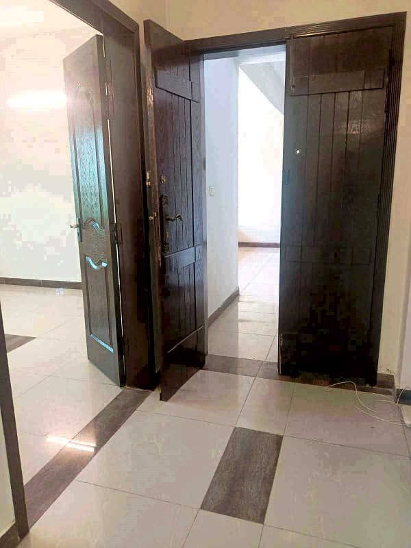 Exclusive Near Mosque & Park 5th Floor Apartment For Sale In Prime Location Call Now! 19