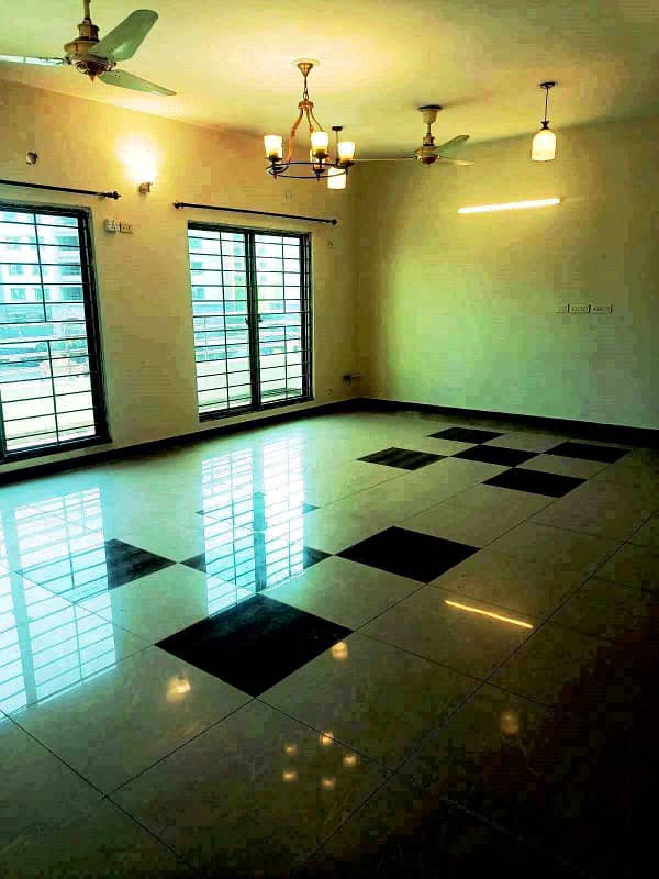 Exclusive Near Mosque & Park 5th Floor Apartment For Sale In Prime Location Call Now! 29