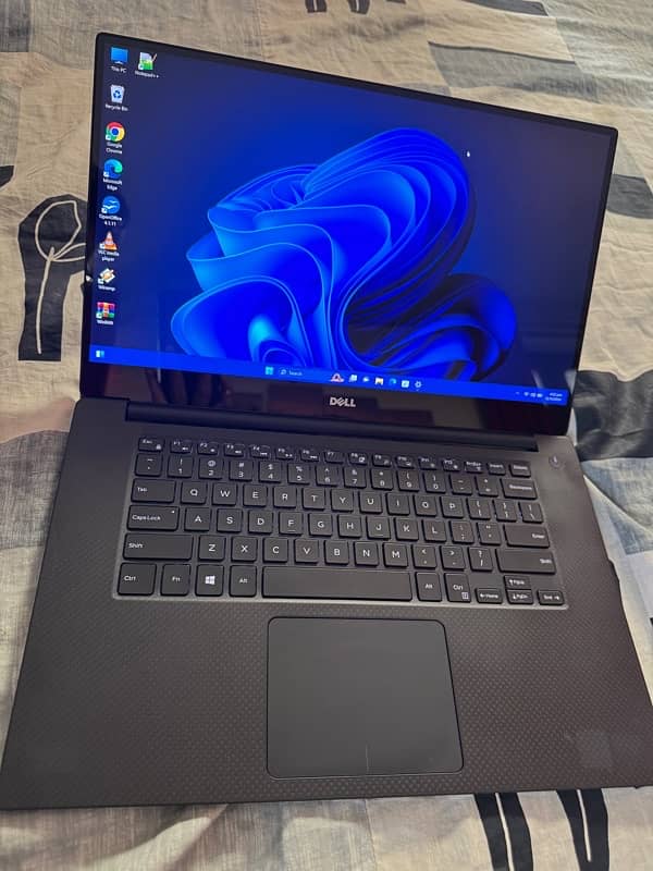 Dell XPS 15 9550 i7 6th Gen HQ 4k touch GPU 960m 0