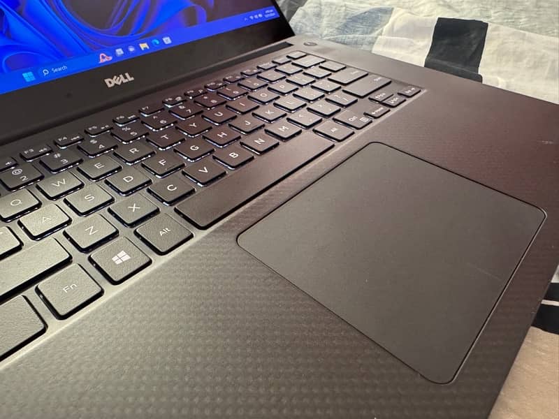 Dell XPS 15 9550 i7 6th Gen HQ 4k touch GPU 960m 5