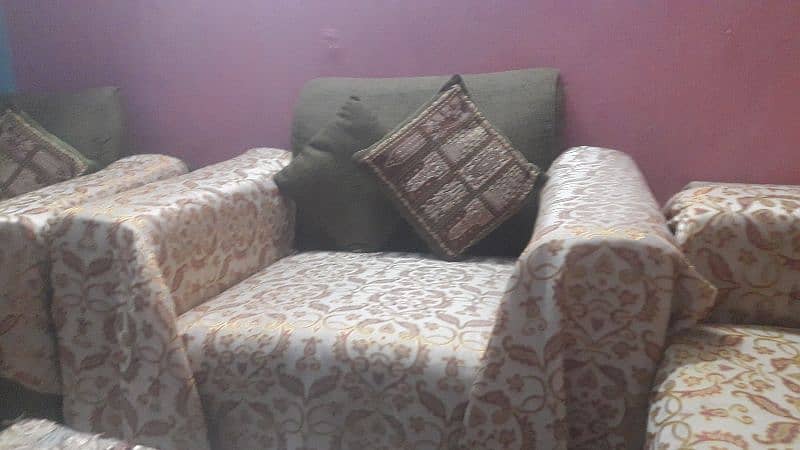 sofa set 5 seater with centre table Glass top .  Full cushioned 2