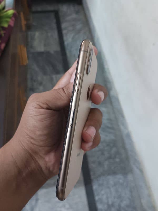 I phone Xs Rose Golden 2