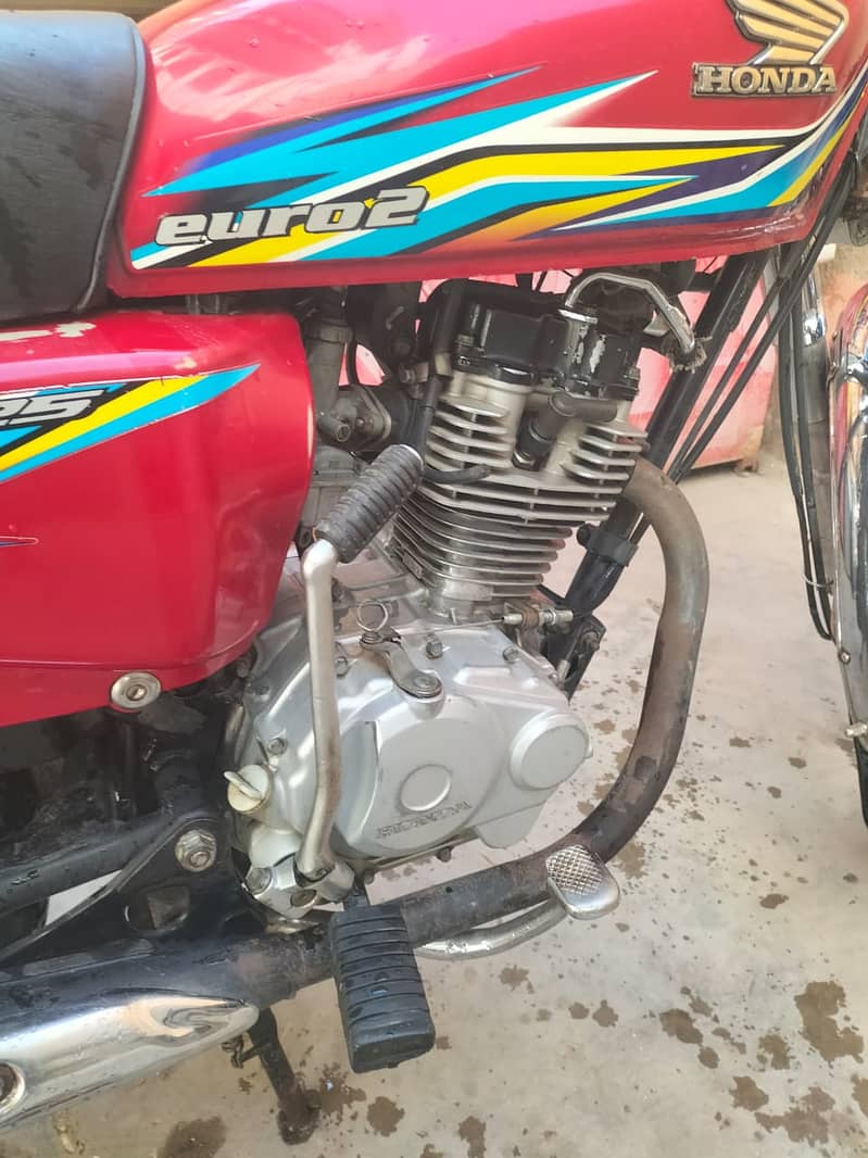 Honda CG 125 2018 karachi num 1