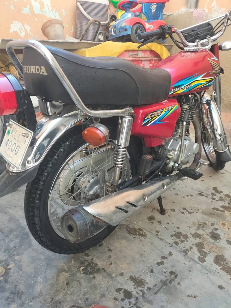 Honda CG 125 2018 karachi num 6