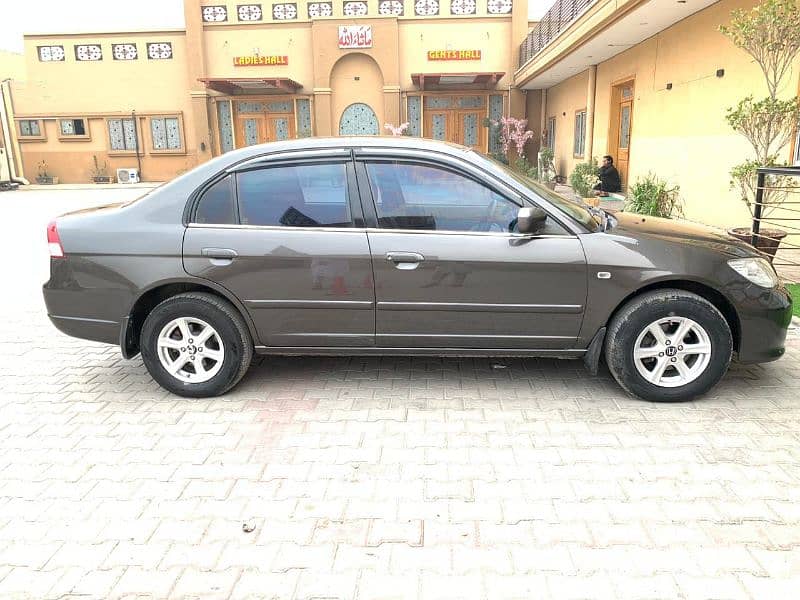 Honda Civic EXi 2005 4