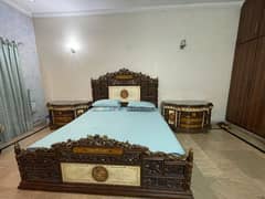 Walnuts Wood King Size Bed