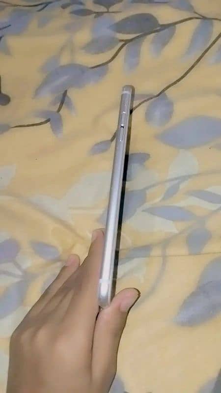 iphone 6s plus(64gb) Non PTA finger ok All ok set. 3