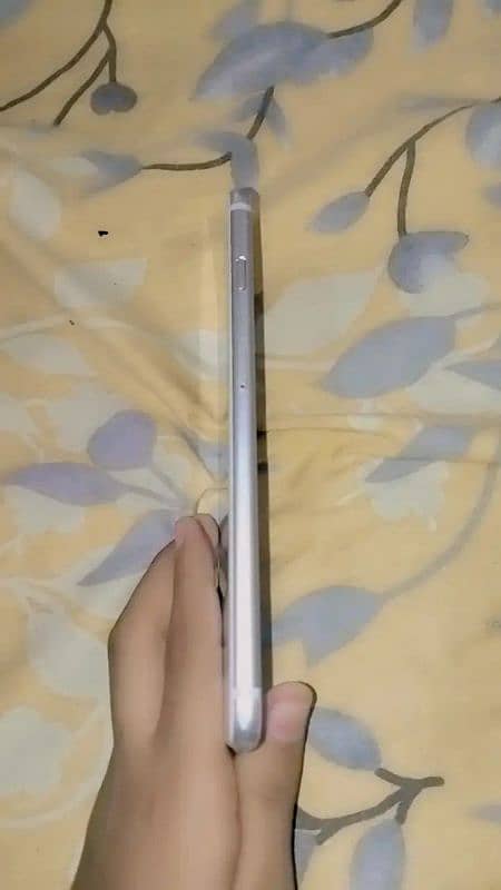 iphone 6s plus(64gb) Non PTA finger ok All ok set. 4