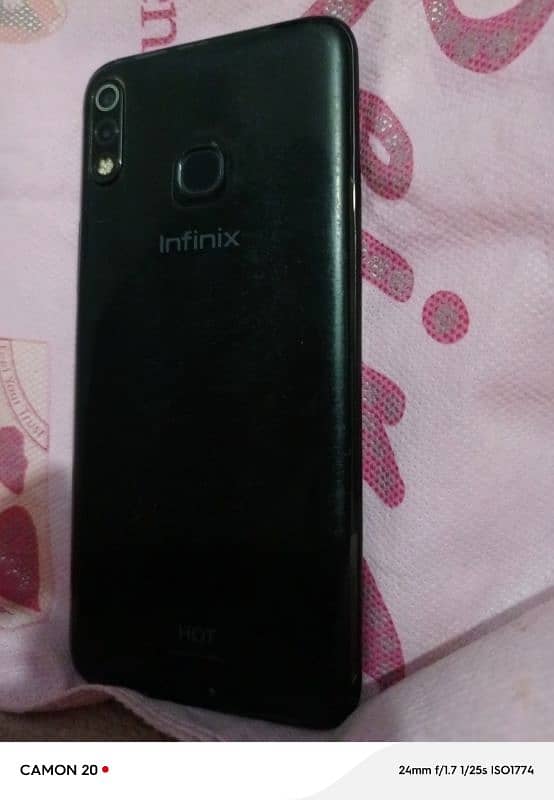 Infinix Hot 8 lite 3