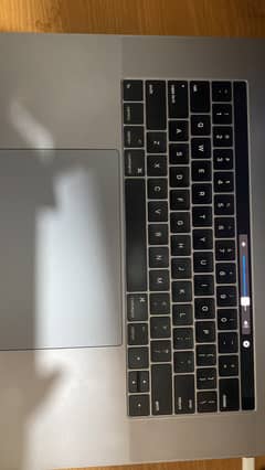 15” MacBook Pro 2017 with Touch Bar