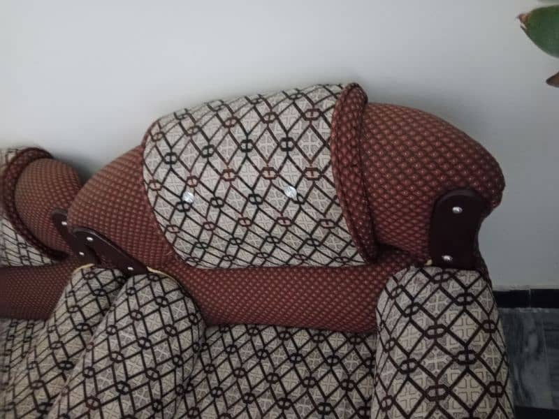 5 seater sofa set in good condition 4