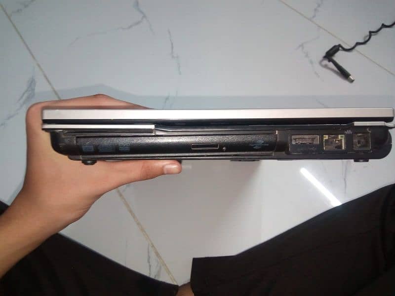 HP ELITEBOOK (8GB RAM) 3