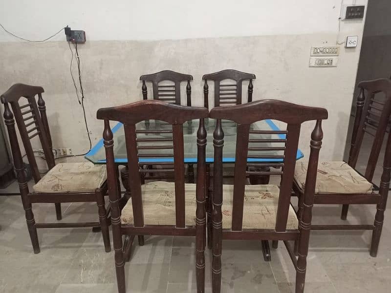 6 Chair With  Cushion.  Glass Table 6