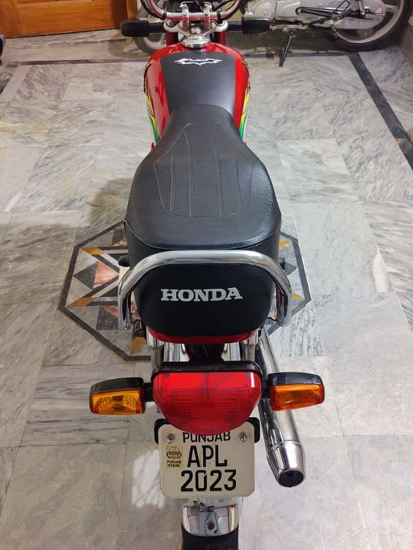 Honda CD 70 2023 5