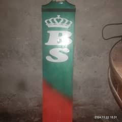 Used cricket bat its Good condition