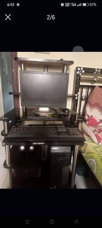 Computer with trolly 4