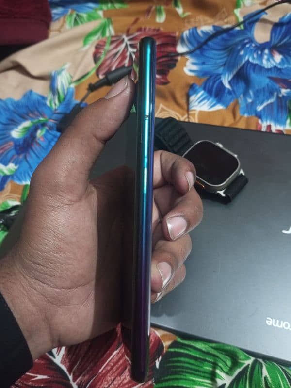 oppo reno 2 F 4