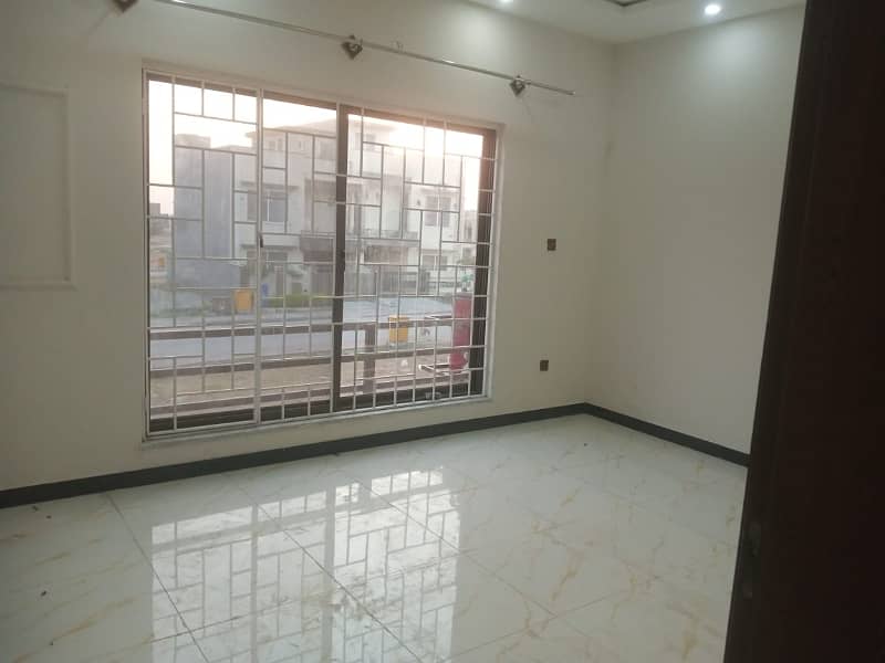 One kanal brand new designer House avilable for rent 21