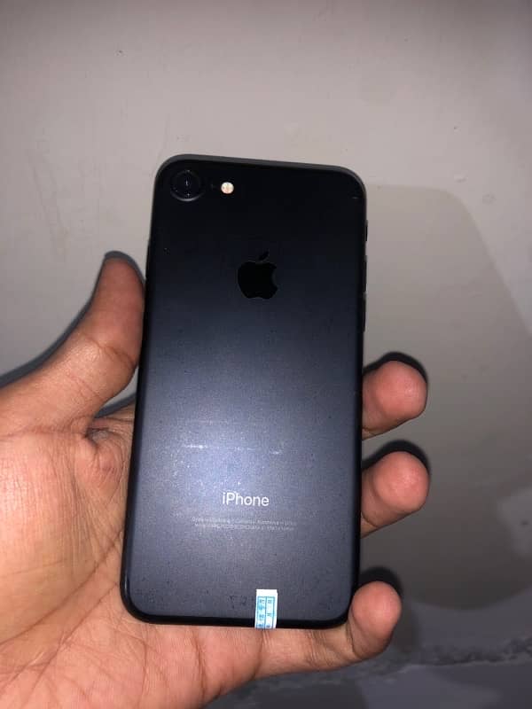 Iphone 7 {2months sim time avlible} 0