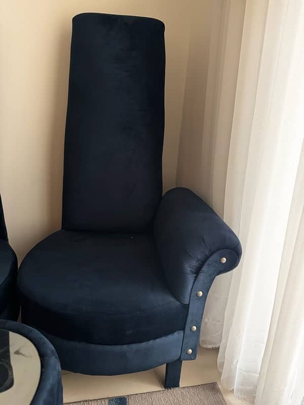 Brand new velvet chairs for sale 2