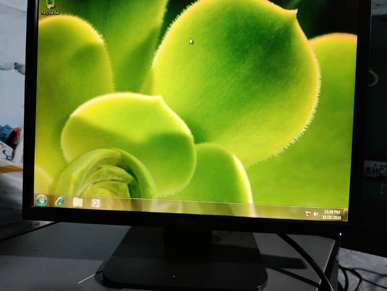 LG BRANDED LED 19 INCH GOOD COLOR CHECKING WARRANTY 03122810637 7