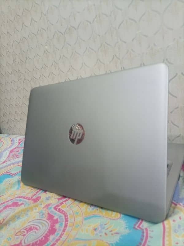 HP Elite book 840 g3 6