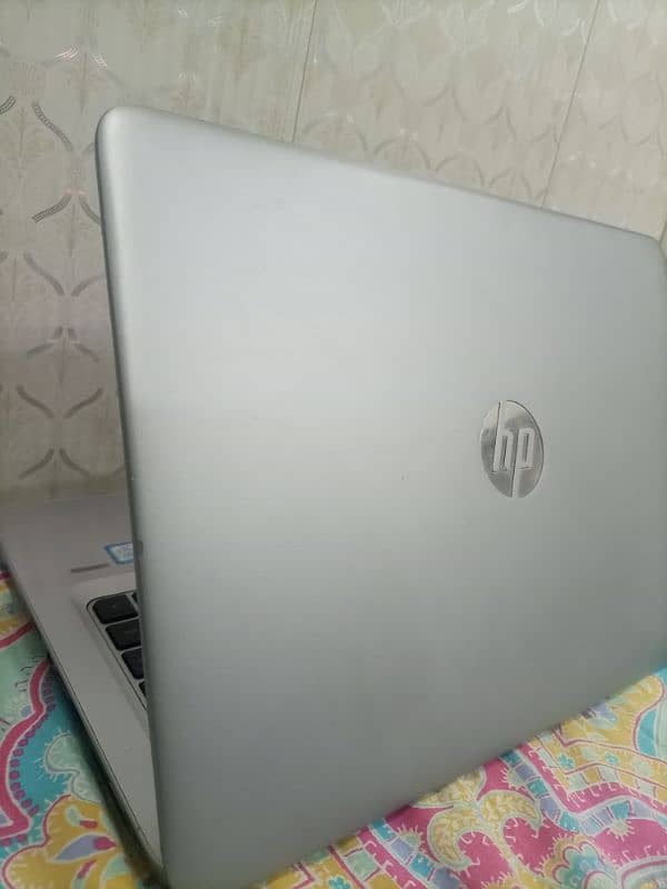 HP Elite book 840 g3 7