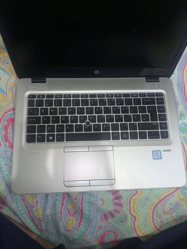 HP Elite book 840 g3 8