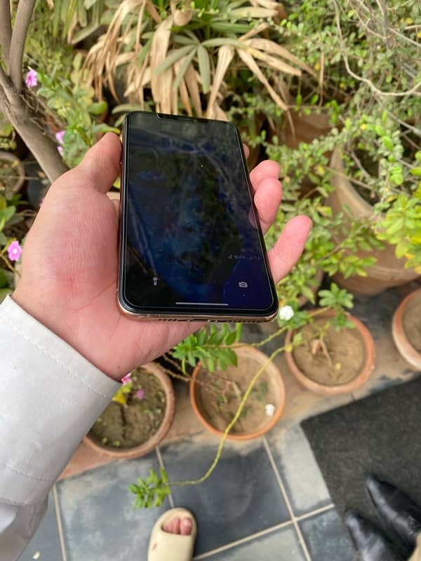 iphone xsmax 256 pta proved(exchnge possible ) 9