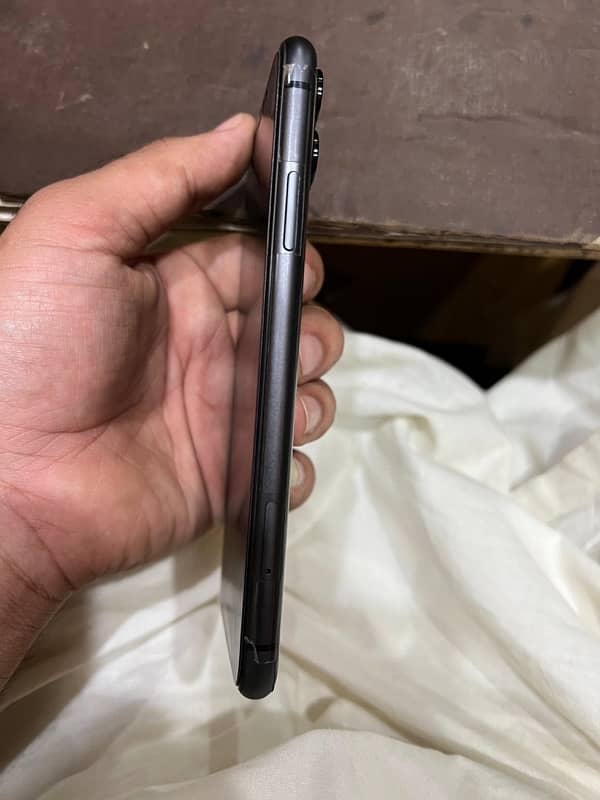 IPhone 11 128gb Jv Non PTA 3