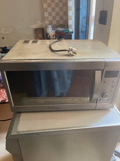 microwave oven