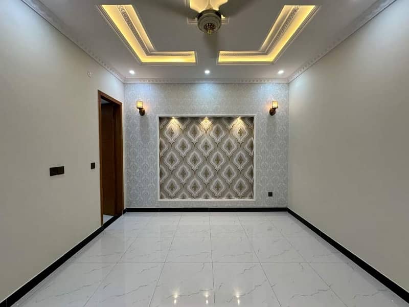 This Is Your Chance To Buy Prime Location House In Central Park - Block G Lahore 0