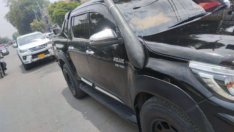 Toyota Hilux 2021 in super condition 3