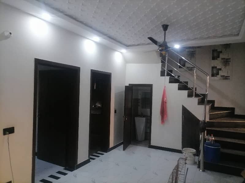 Ready To Buy A Prime Location House In Central Park - Block A1 Lahore 7