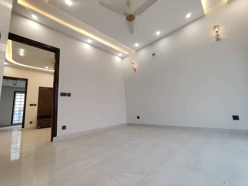 1 kanal Lavish upper portion On Top Location For Rent In DHA Phase 3 Lahore 2