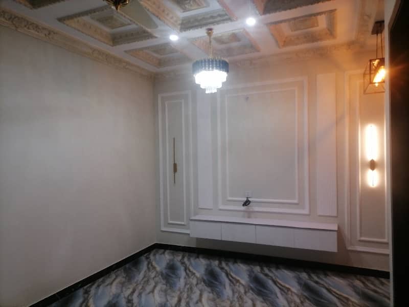 Ideal Prime Location 5 Marla House Available In Central Park - Block A1, Lahore 18