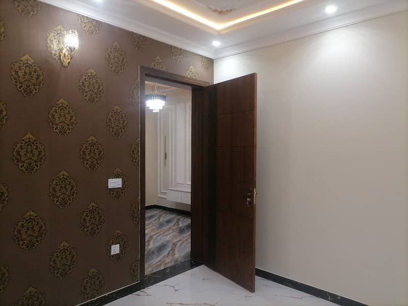 Ideal Prime Location 5 Marla House Available In Central Park - Block A1, Lahore 23