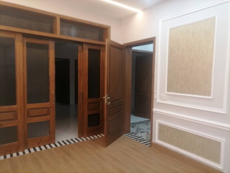 Ready To sale A Prime Location House 10 Marla In Central Park - Block A Lahore 6