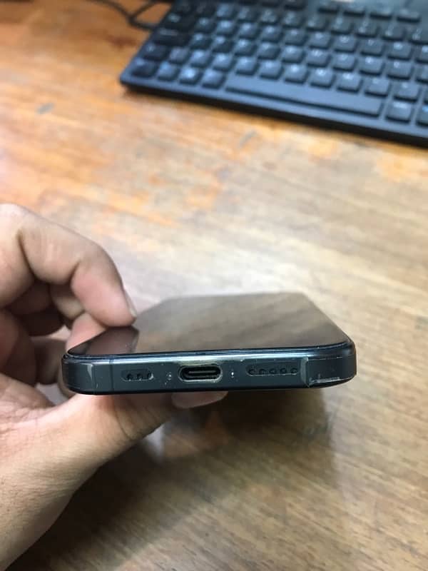 IPhone 15 Pro Non PTA 5