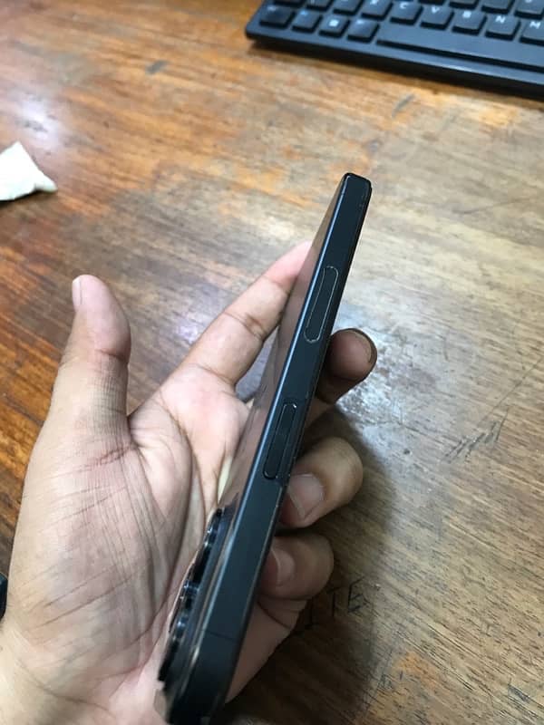 IPhone 15 Pro Non PTA 6