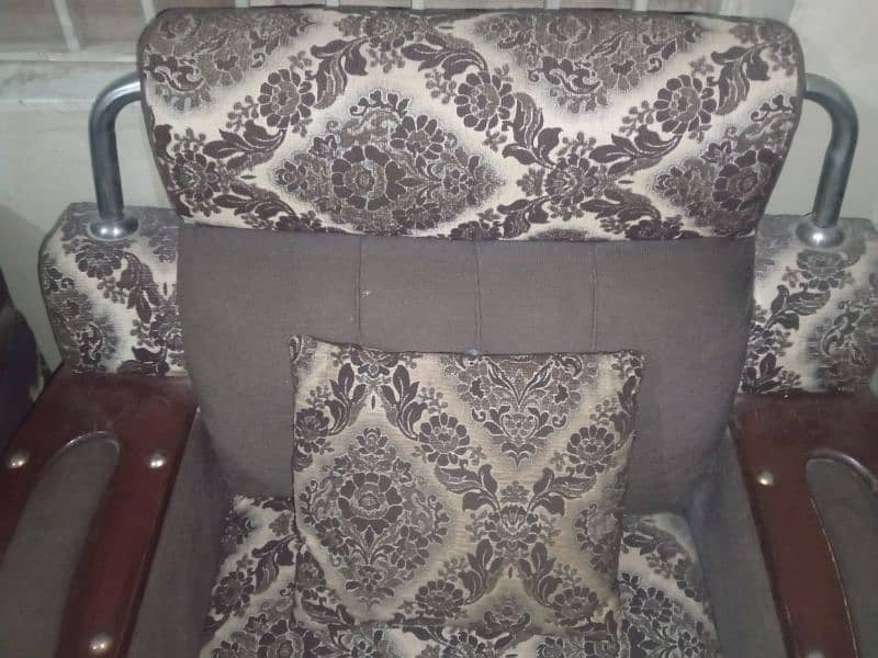 5 seater sofa for sale brown clr and 1 center table and 2 sides table 7