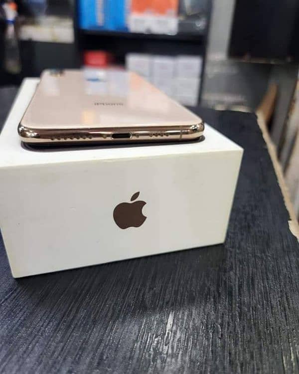 iphone xs max 256 GB PTA approved My WhatsApp number 03414863497 0