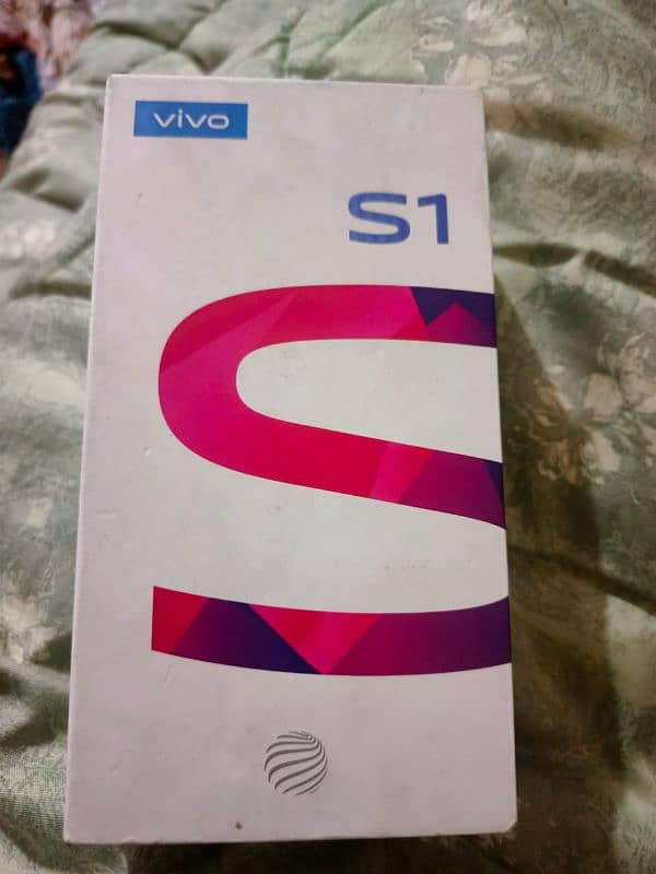 vivo s1 with box 4/128 9